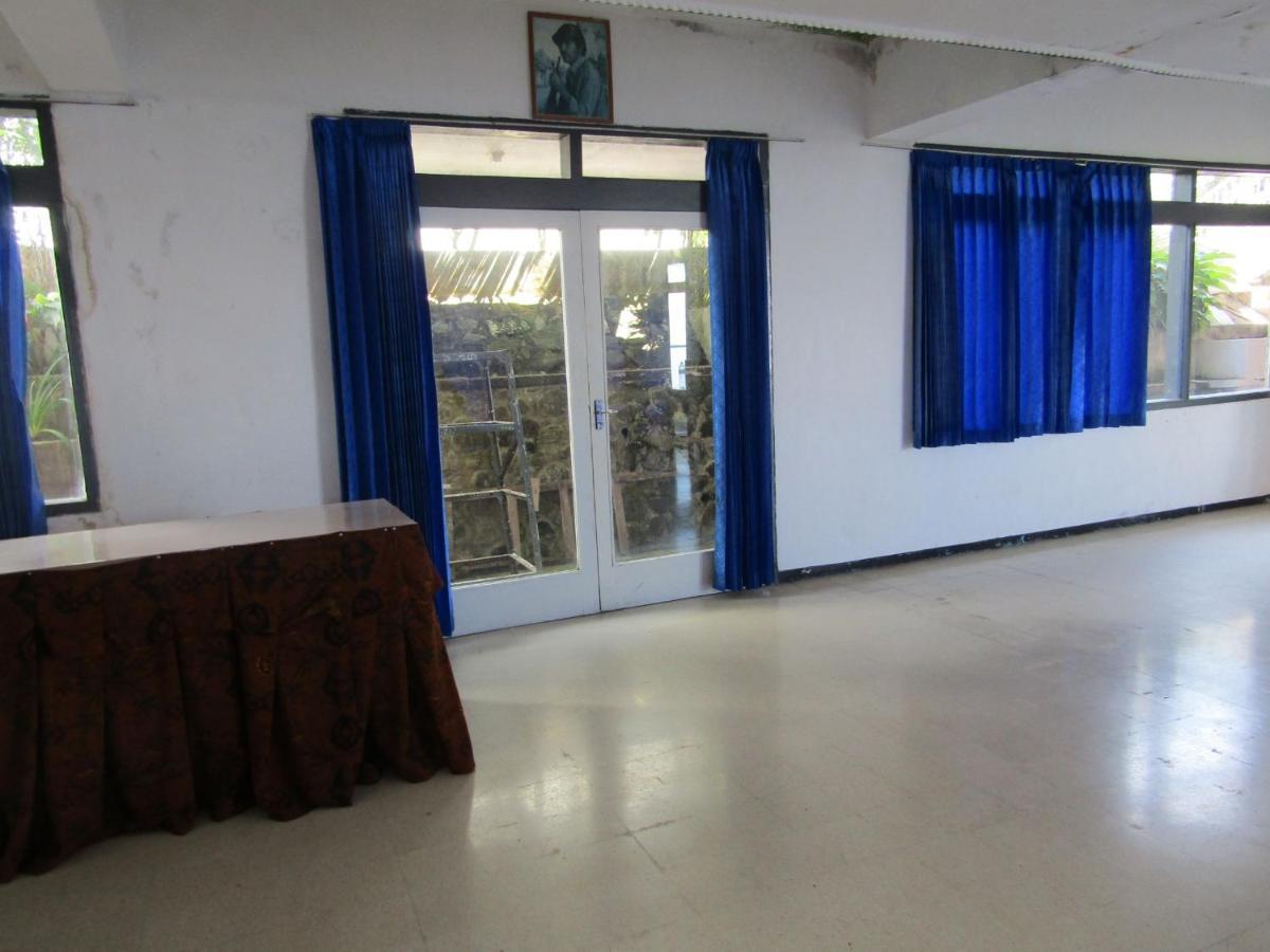 Hotel Pantes Sarangan Extérieur photo