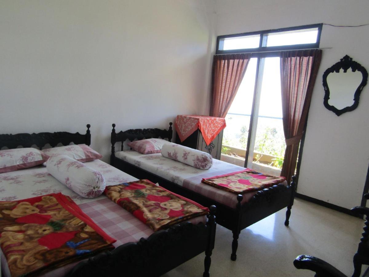 Hotel Pantes Sarangan Extérieur photo