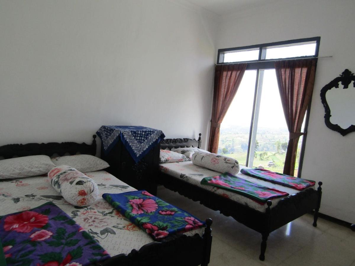 Hotel Pantes Sarangan Extérieur photo