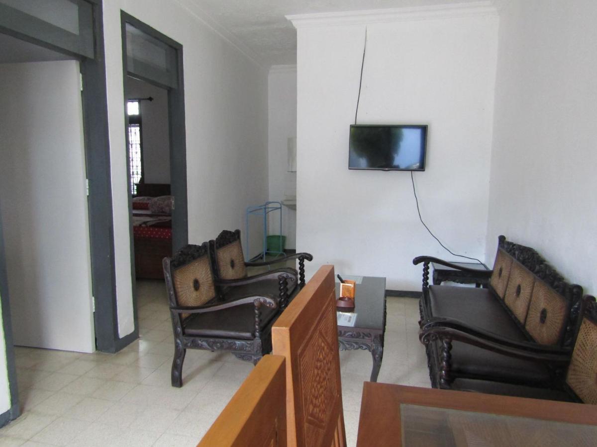 Hotel Pantes Sarangan Extérieur photo