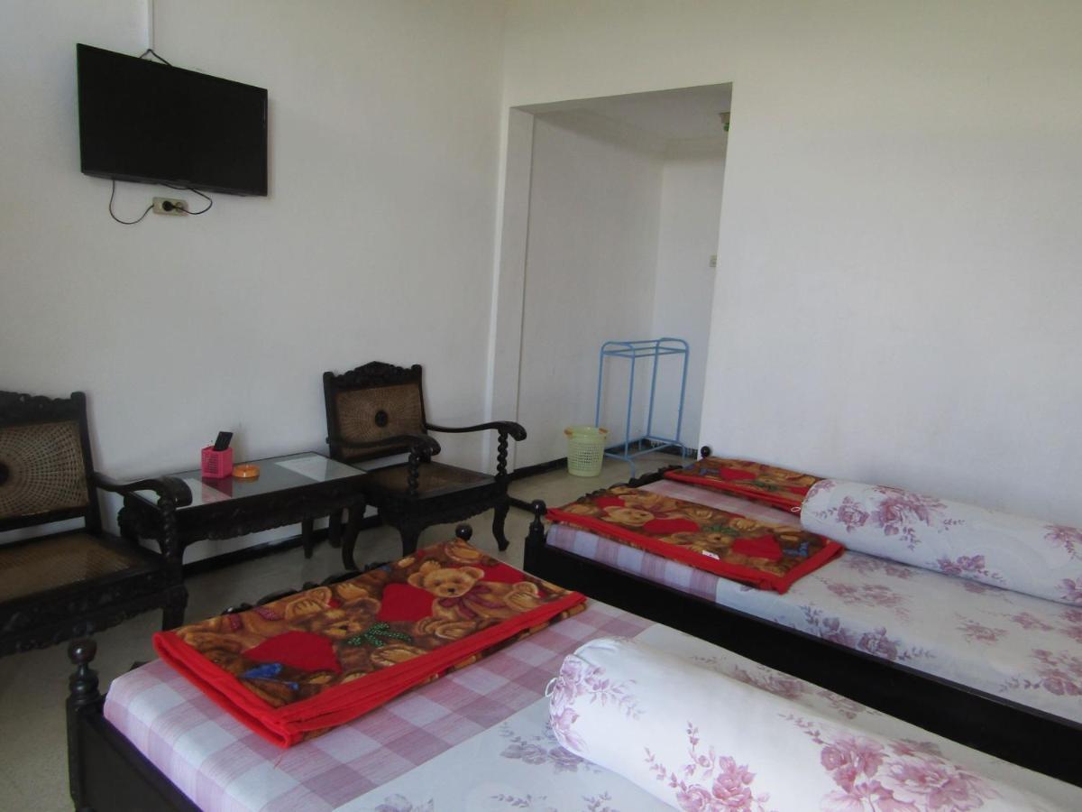 Hotel Pantes Sarangan Extérieur photo